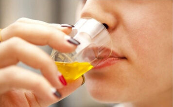 Corso per assaggiatore di olio di oliva, aperte le iscrizioni assaggiatrice-olio