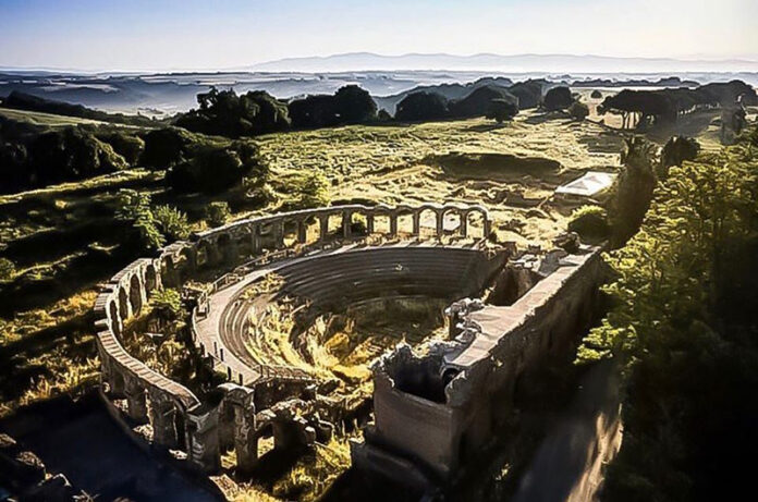 ferento l'anfiteatro foto di ruggero arena