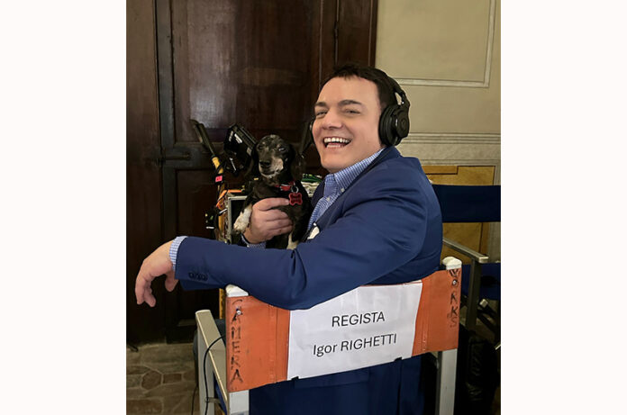 Igor Righetti, regista e sceneggaitore del docufilm Alberto Sordi secret, con il suo inseparabile bassotto Byron