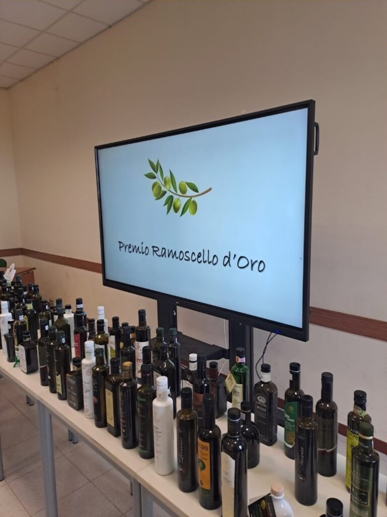 Immagine1.jpg Ramoscello d'oro