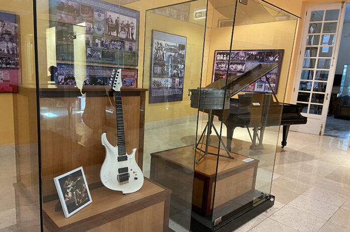 Foto-chitarra-esposta