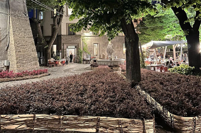 PIAZZA DELLA MORTE S. PELLEGRINO IN FIORE