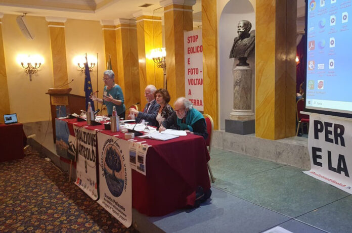 stop impianti fotovoltaici a terra amici della terra onlus_