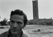 Pier Paolo Pasolini alla Torre di Chia, Viterbo, 1974, foto di Gideon Bachmann © Archivio Cinemazero Images, Pordenone