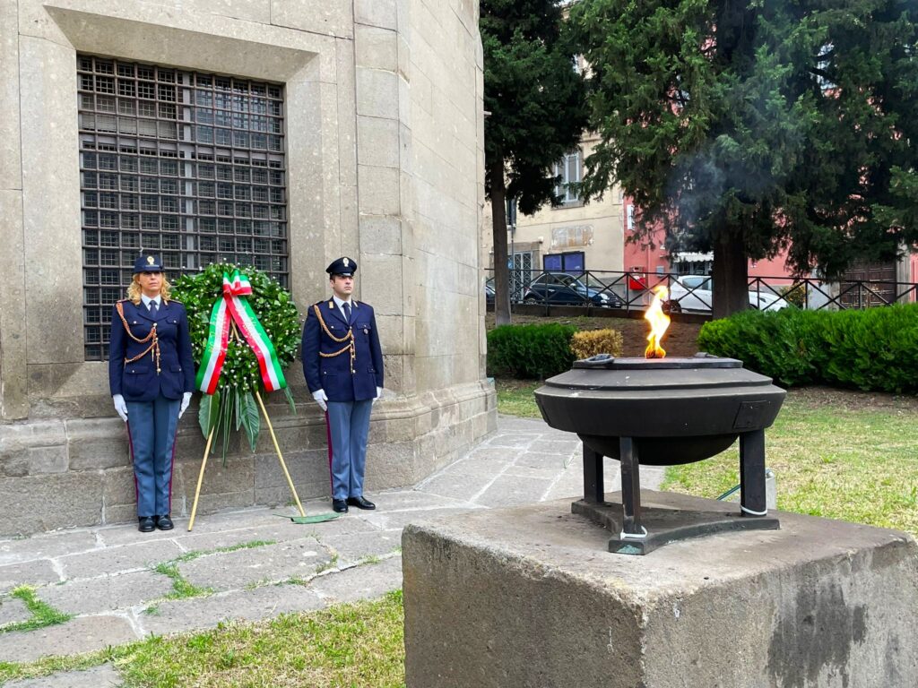 piazza del sacrario deposizione della corona di alloro