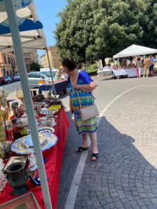 Mercatino piazza della Rocca-2