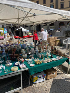 Mercatino piazza della Rocca