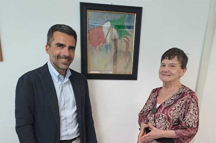 Opera d'arte Bandiera donata a Talete da Duranti