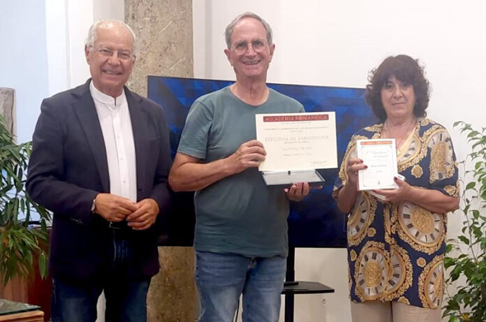 Alveno Grani vince il primo premio, con la poesia “Così è la vita”