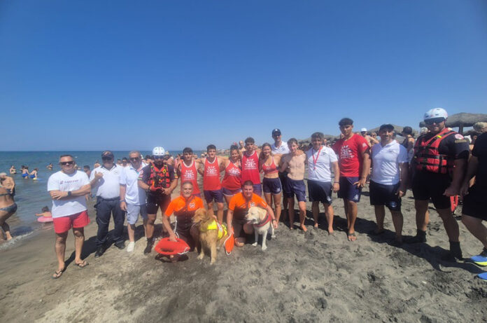 Esercitazione con i cani da salvataggio della SICS