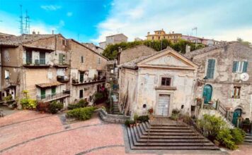 Piazza dell'Oratorio-Vallerano