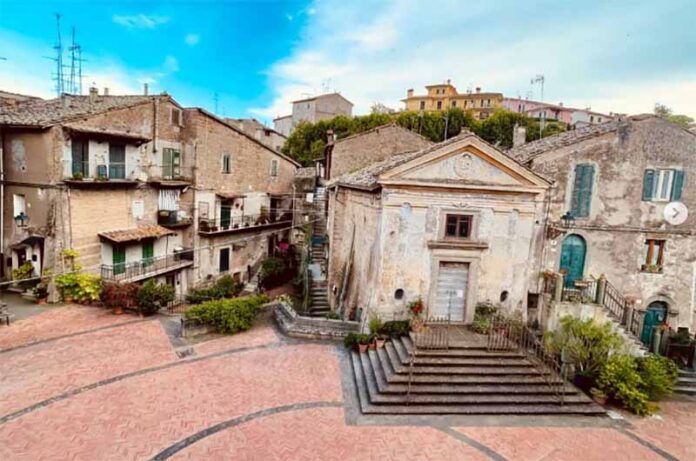 Piazza dell'Oratorio-Vallerano Piazza dell'Oratorio-Vallerano