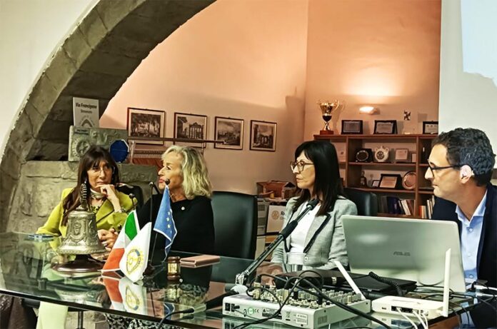 tavolo relatori-cover