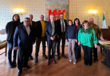 Ambasciatori in visita al palazzo comunale con il sindaco Andrea Di Sorte