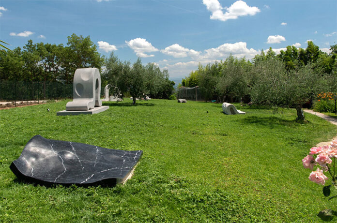 Sculture in Campo a Bassano in Teverina
