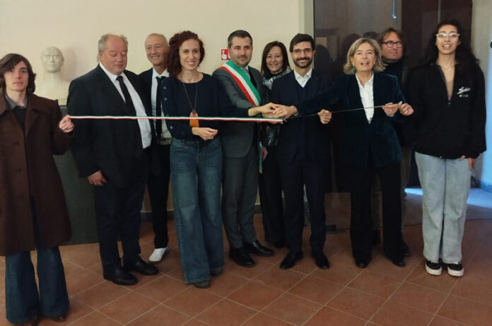 Taglio del nastro della mostra dedicata ad Alesssio Paternesi presso Forte Sangallo