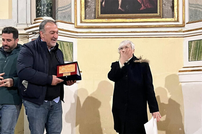 Benemerenza Creta il sindaco Grassotti e Marisa Borni