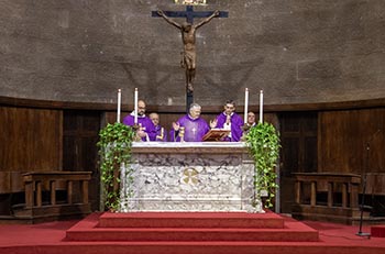 Foto 2 Un-momento-della-Liturgia