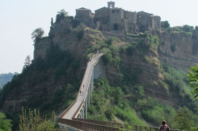 civita-di-bagnoregio.jpg il ponte -cover