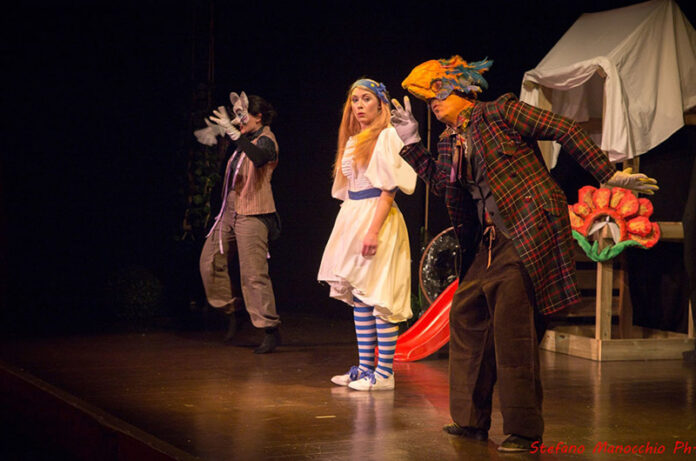 Alice nel paese delle meraviglie1