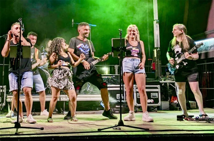 MAKKA-Cartoon Cover Band