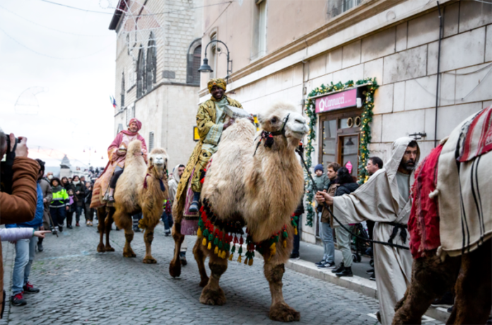Presepe vivente di Tarquinia, i Re Magi a dorso di cammello