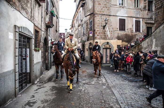 sutri fesata di sant'antonio abate sfilata equestre