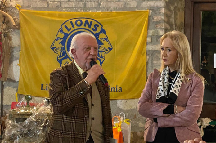 La presidente del Lions Club di Tarquinia Roberta Ranucci e l'avv Piero Messina