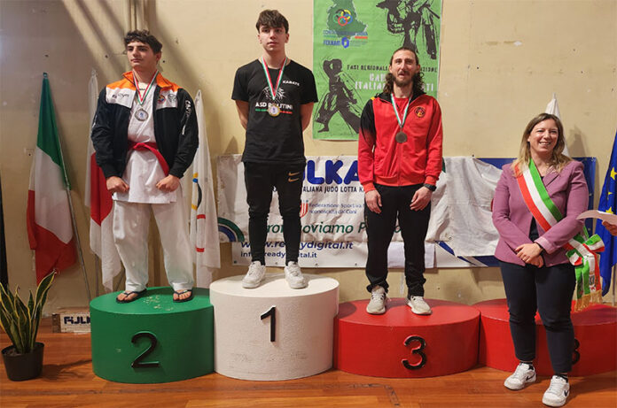 Gabriele Fumoso sul podio