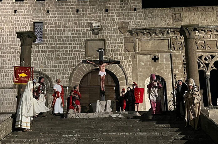 Crocifissione-Palazzo Papale