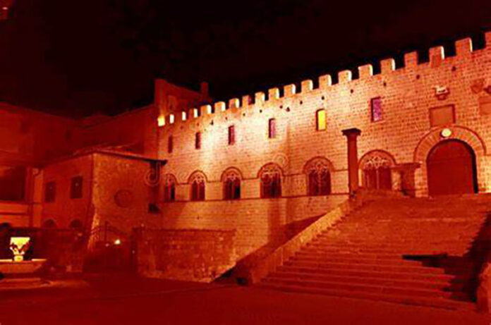 palazzo papale s'illumina di rosso AISM