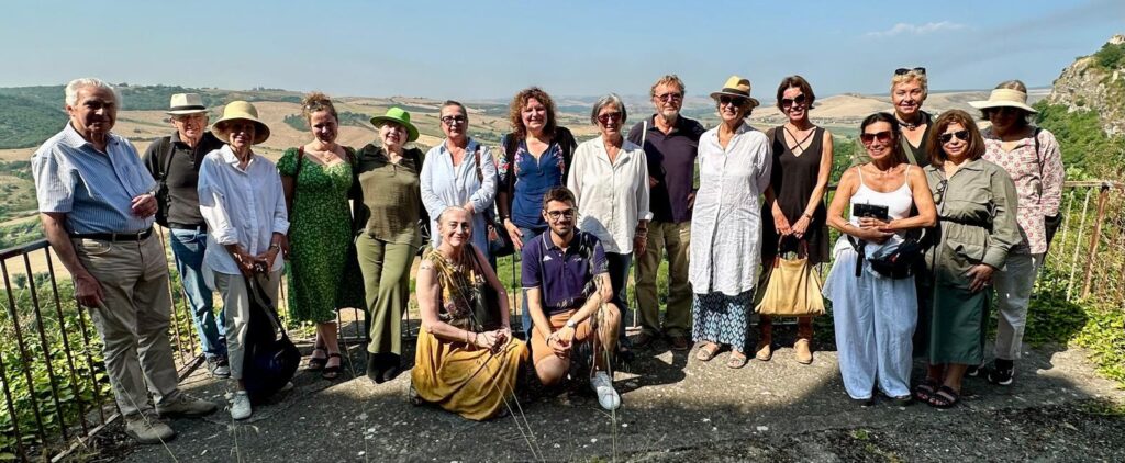 Il gruppo di giornalisti dell'Associazione Stampa Estera in Italia (1)