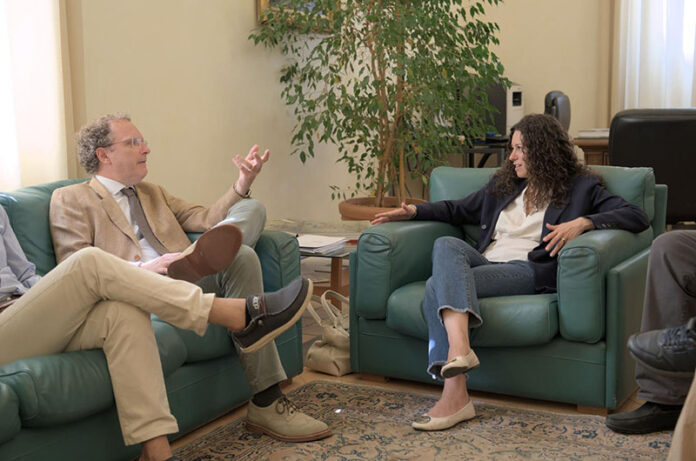 cca04bb2-7268-6a02-8971-4f964ac13164