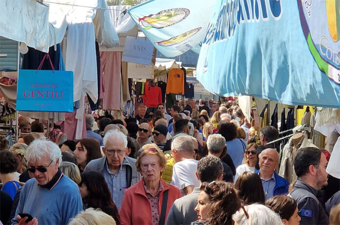Gli Ambulanti di Forte dei Marmi Gli Ambulanti di Forte dei Marmi