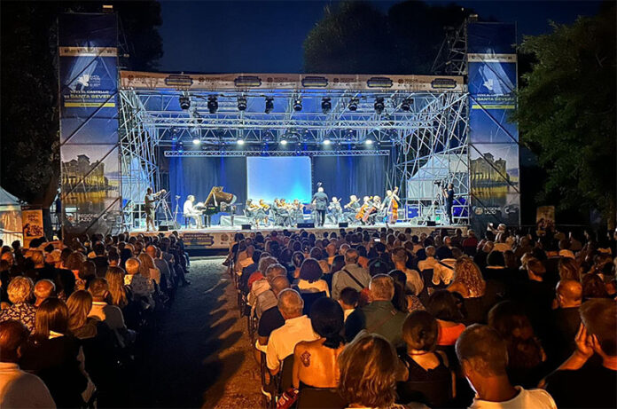 il pianista Marco Sensi in concerto al Castello di Santa Severa il 20 luglio 2025