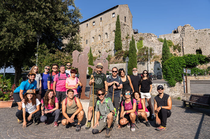 Foto di gruppo alla partenza da Montefiascone Foto di gruppo alla partenza da Montefiascone