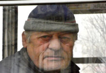 “INVISIBLE WALLS” di Lietta Granato il fascino del viaggio in una mostra nel Cortile del Palazzo dei Priori a Viterbo