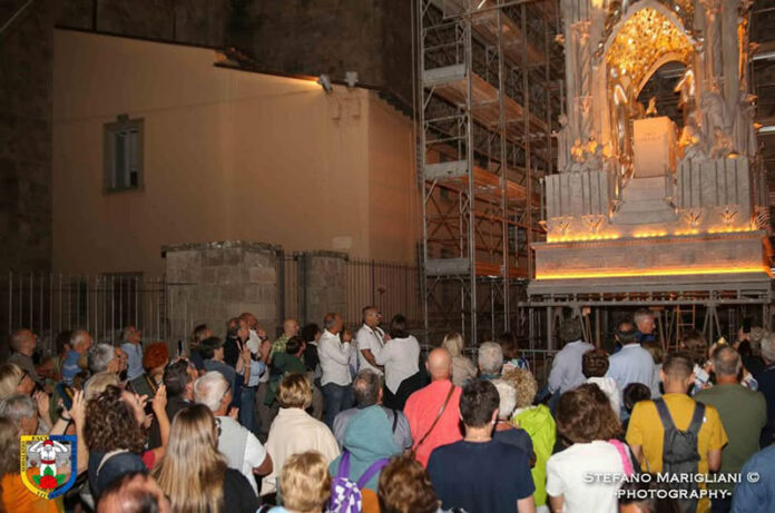 visita guidata lungo il percorso della Macchina di Santa Rosa