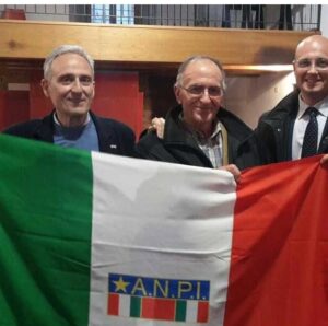 Ettore Muffo al centro