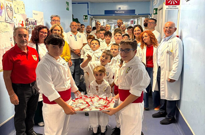 Mini Facchini del Pilastro in visita all'Ospedale Santa Rosa_