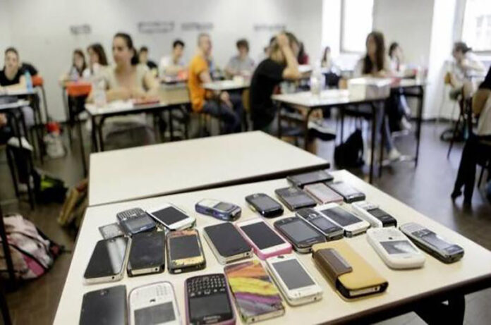 divieto dei cellulari a scuola anno scolastico 2025