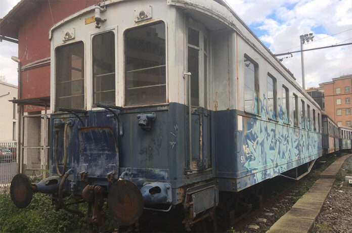 vecchio vagone della Roma-Nord
