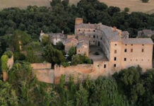Il Castello di Montecalvello insieme al proprietario Prince Stash, dai Monaldeschi a Balthus Castello di Montecalvello