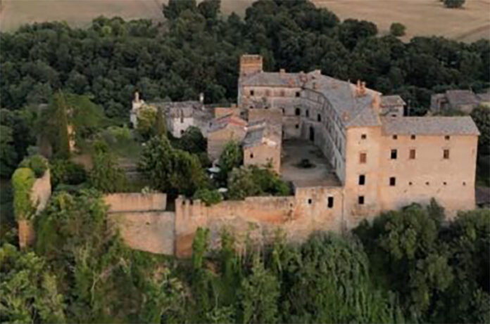 Castello di Montecalvello Castello di Montecalvello