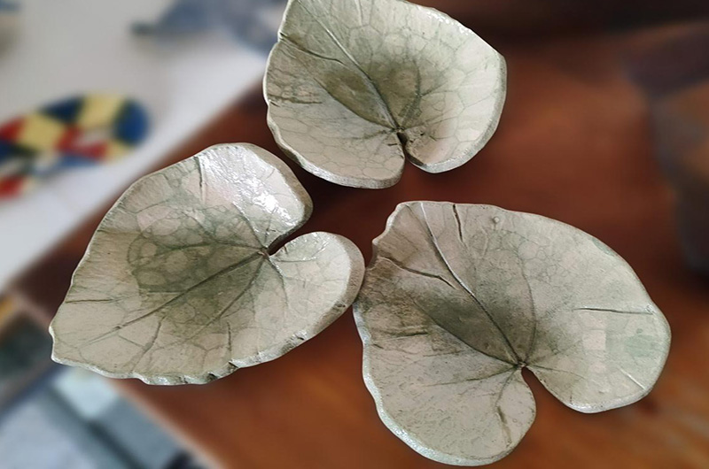 mostra di ceramica artistica Foglie di Memoria