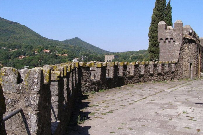 Castello Orsini di Soriano-merli