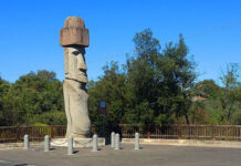 Moai-768x509