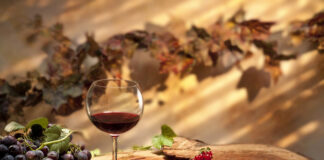 Weekend in Tuscia con il vino novello, l’arte, la cultura e la Fiera de ‘na vorta calice di vino autunnale
