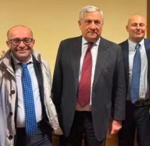 e99b3fee-f3bb-40fe-9e31-2fab3bfbfcfc