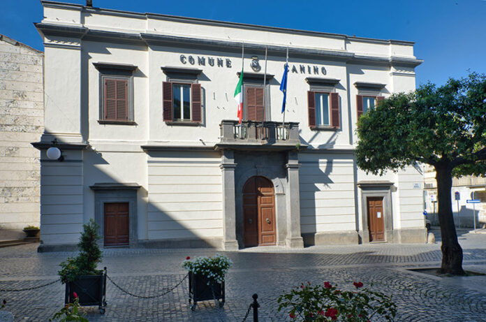 palazzocomunalecanino